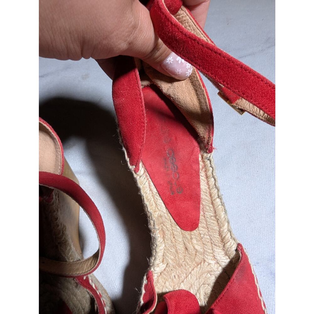 Andre Assous Red Suede Flower Detail Ankle Strap Wooden Wedge Sandals Sz 6.5 - Picture 4 of 6